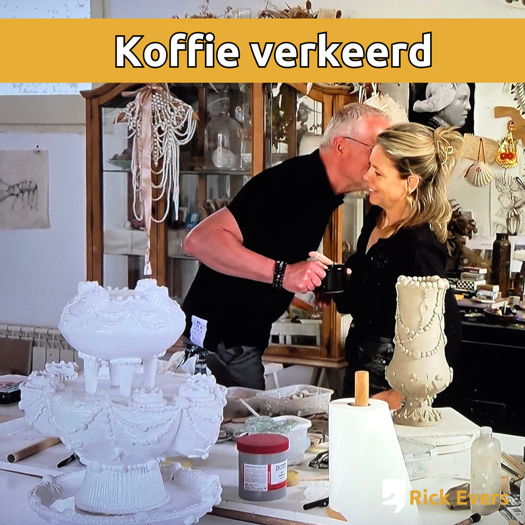 Edwin geeft een ongewenste koffie